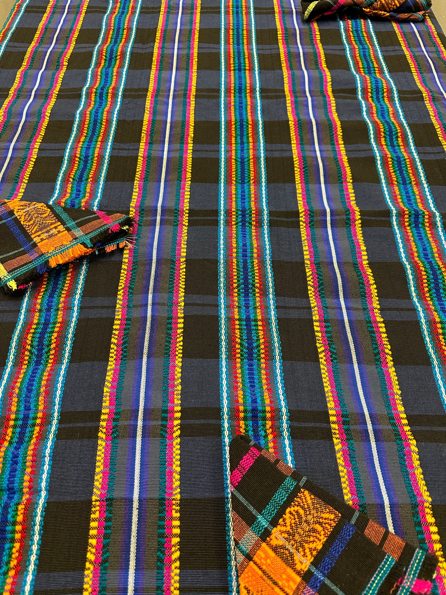 Guatemalan Woven Table Cover with Napkins