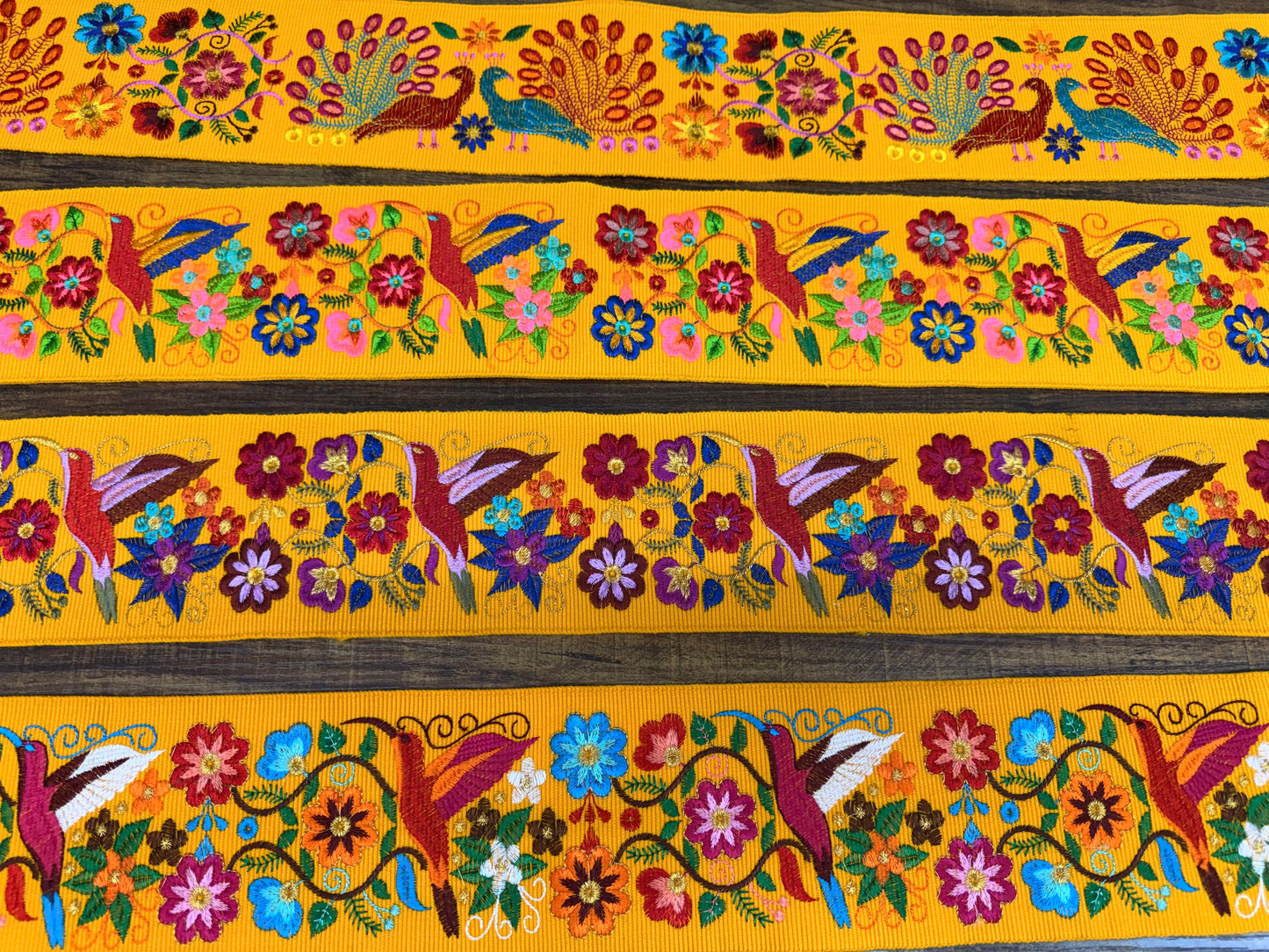 Women's Hummingbird Embroidered Belt
